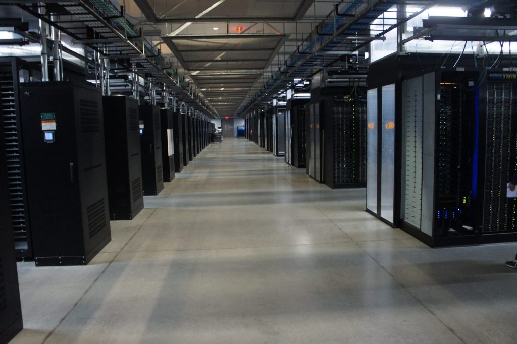 Sàn Nâng Phòng Server Giải pháp hiệu quả cho hệ thống máy chủ